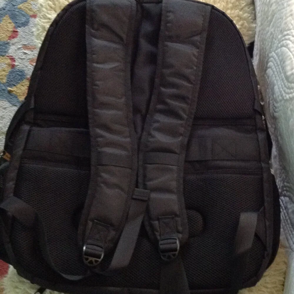 YOREPEK XL Unisex backpack, Used once; Business work bag, USB Charging, Roomy